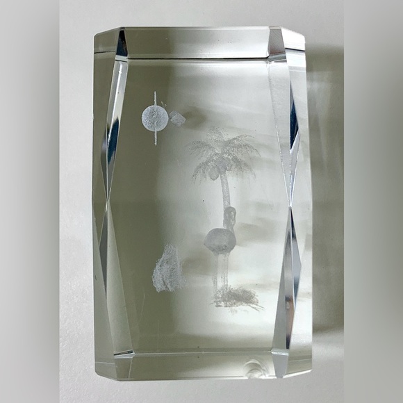 Solid Lead Crystal Laser Etched 3D Holographic Tropical Beach Scene Paperweight - Picture 6 of 16